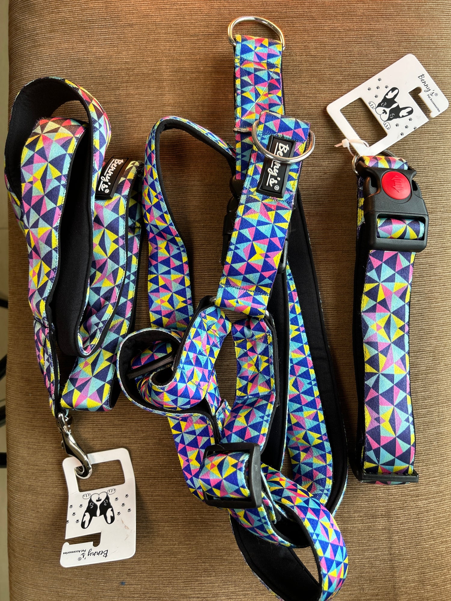 PET LEASH COLLAR'S AND HARNESSES